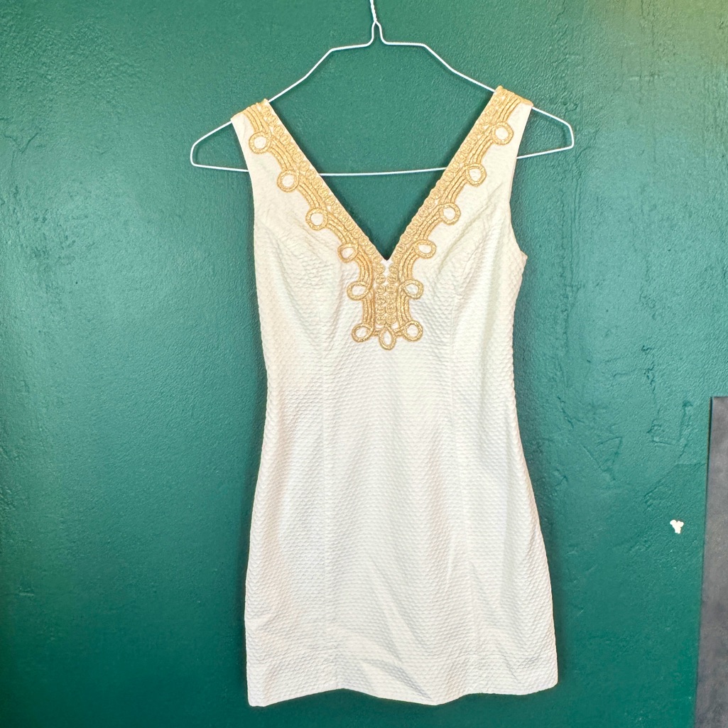 Lilly Pulitzer Bentley White Gold Trim Mini Shift Dress Size 00 Lined Cocktail